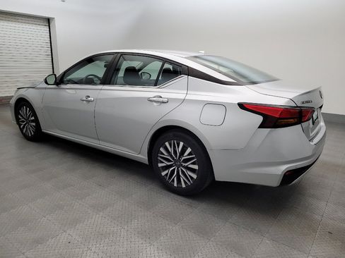 Used 2023 Nissan Altima 2.5 SV FWD image 3