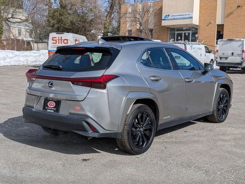 Used 2022 Lexus UX 250h 250h Base w/ Premium Package image 3