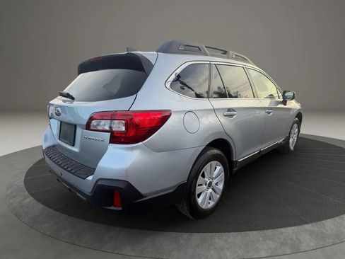 Used 2019 Subaru Outback 2.5i Premium image 5