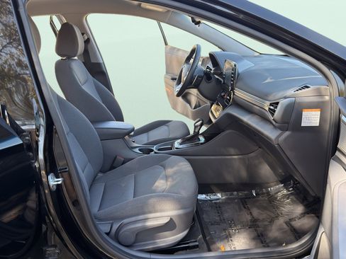 Used 2020 Hyundai Ioniq SE image 35