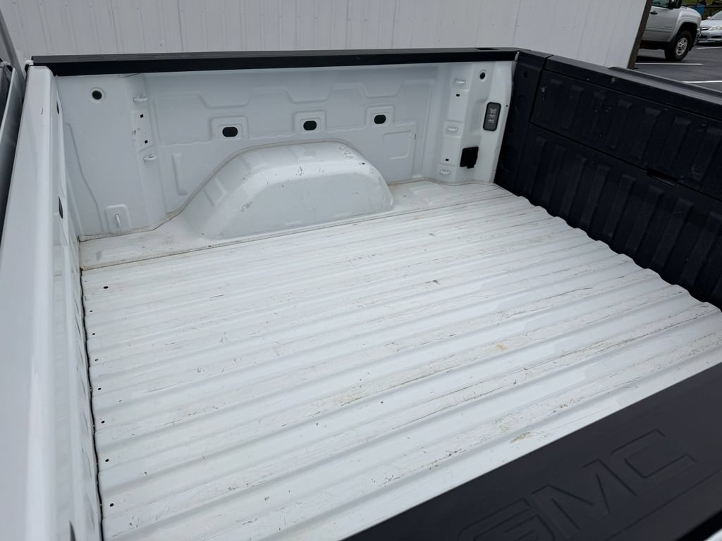 Used 2025 GMC Sierra 1500 SLT AWD/4WD image 15
