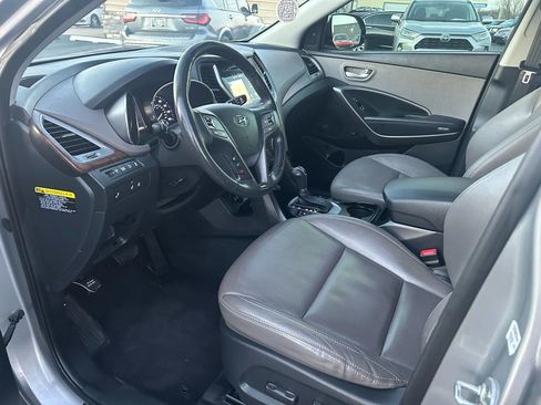 Used 2017 Hyundai Santa Fe FWD image 4