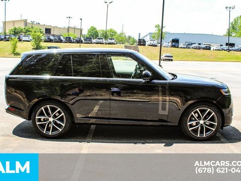 Used 2025 Land Rover Range Rover SE AWD/4WD image 9