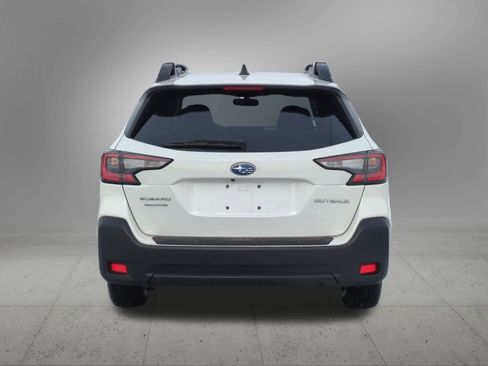 Used 2023 Subaru Outback Premium image 5