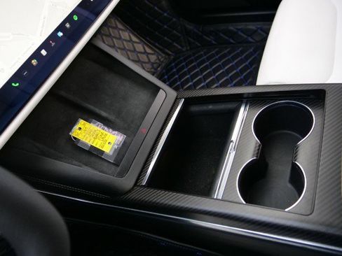 Used 2021 Tesla Model S Plaid image 18