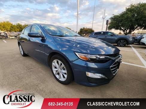 Used 2025 Chevrolet Malibu LT FWD image 1