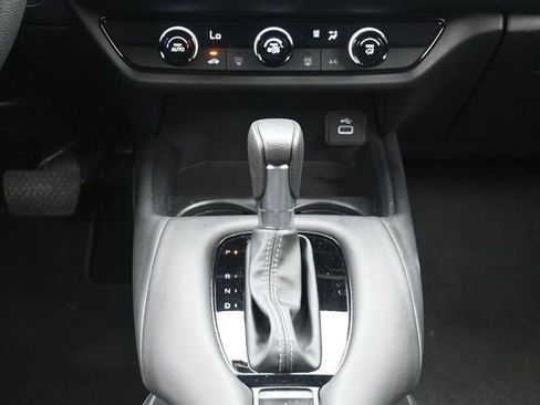 Used 2025 Honda HR-V LX image 22