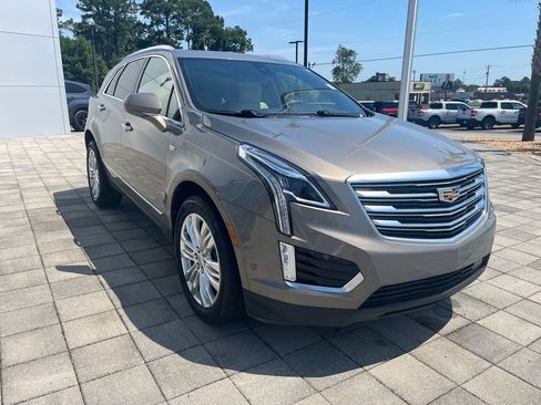 Used 2017 Cadillac XT5 Premium Luxury w/ Driver Assist Package FWD image 8