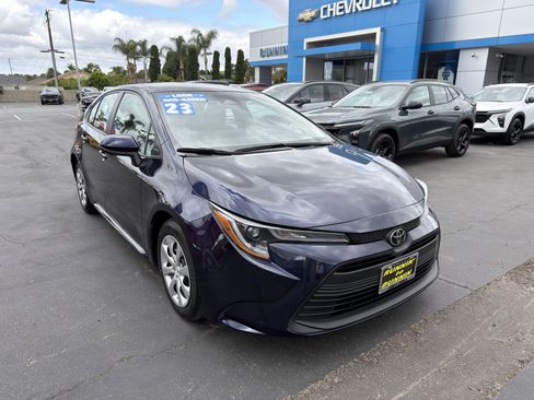 Used 2023 Toyota Corolla LE FWD image 2