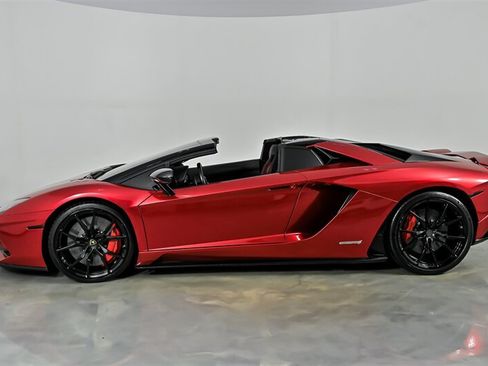 Used 2019 Lamborghini Aventador S AWD/4WD image 7