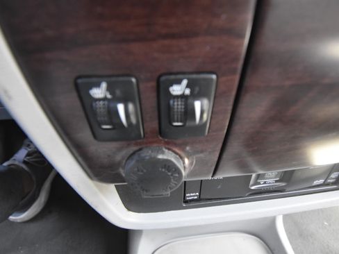 Used 2014 Toyota Sienna XLE w/ Entertainment Package FWD image 17