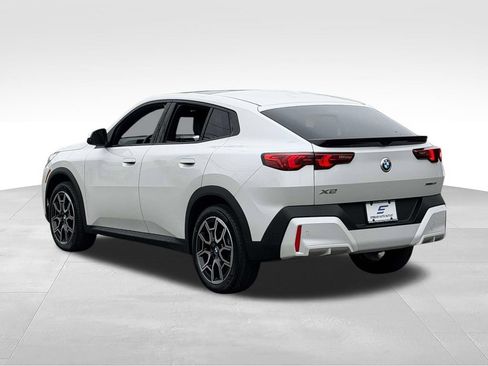 Used 2026 BMW X2 xDrive28i AWD/4WD image 7