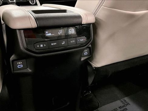 Used 2024 Toyota Grand Highlander FWD image 33