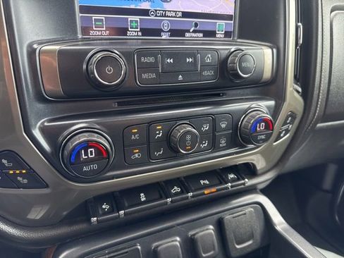 Used 2017 Chevrolet Silverado 1500 High Country AWD/4WD image 23