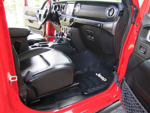 Used 2022 Jeep Wrangler Unlimited Rubicon 4xe w/ Cold Weather Group image 19