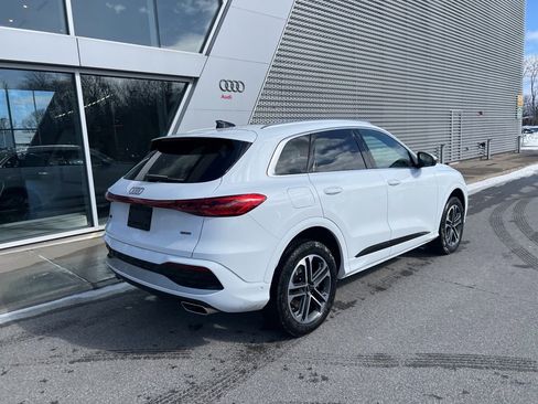 Used 2025 Audi Q5 Premium w/ Convenience Package image 26