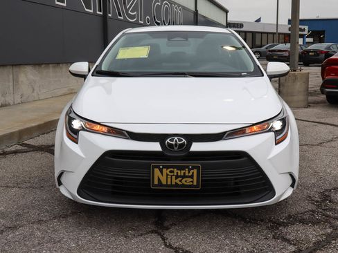Used 2024 Toyota Corolla LE image 2