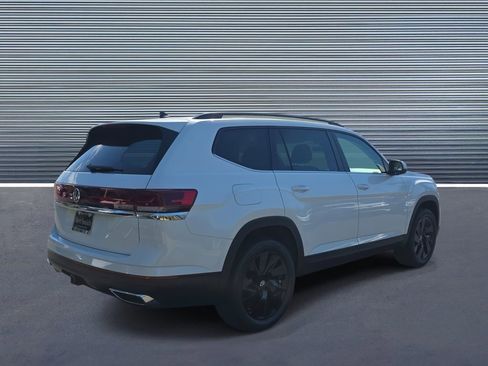 New 2026 Volkswagen Atlas SE image 3