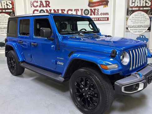 Used 2022 Jeep Wrangler Unlimited Sahara w/ Cold Weather Group AWD/4WD image 1