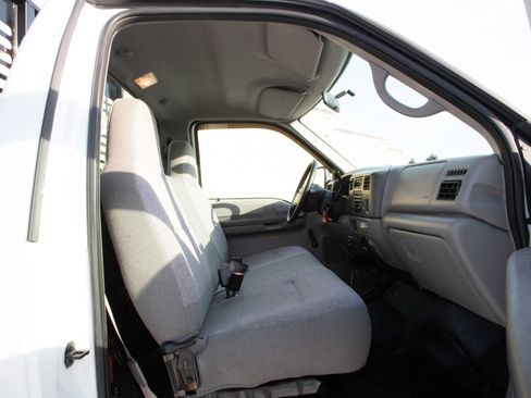 Used 2001 Ford F450 XL image 10