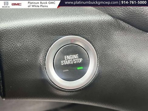 Used 2024 GMC Terrain SLE w/ Driver Convenience Package image 21