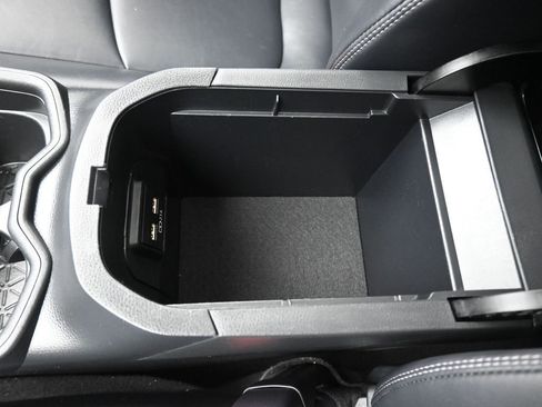 Used 2021 Toyota RAV4 XLE Premium image 23