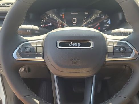 New 2026 Jeep Compass Latitude image 11
