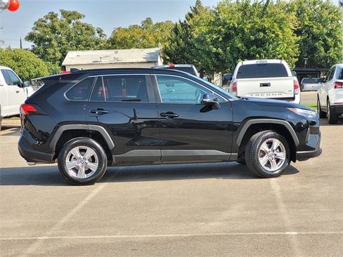 Used 2023 Toyota RAV4 XLE image 4