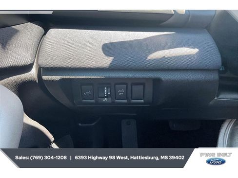 Used 2023 Subaru Outback Premium AWD/4WD image 23