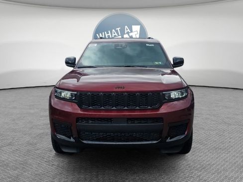 New 2025 Jeep Grand Cherokee L Altitude image 9