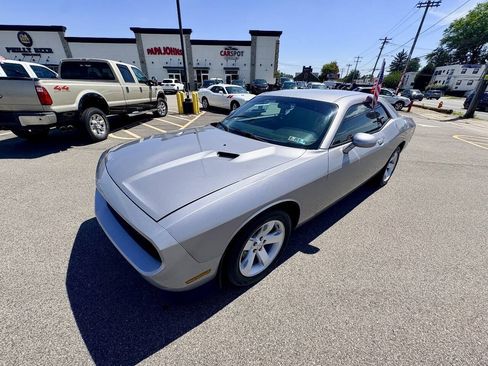 Used 2014 Dodge Challenger SXT RWD image 30