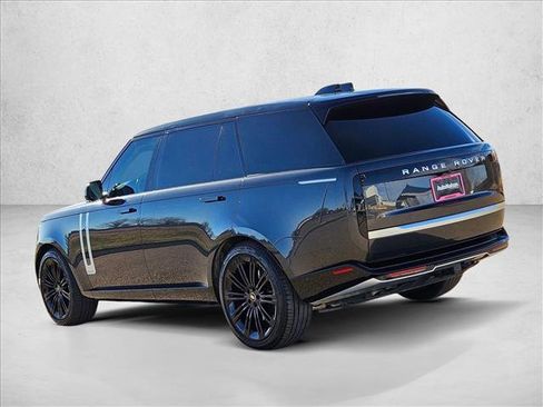 Used 2024 Land Rover Range Rover Long Wheelbase Autobiography image 8