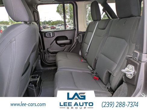 Used 2018 Jeep Wrangler Unlimited Sport S AWD/4WD image 12