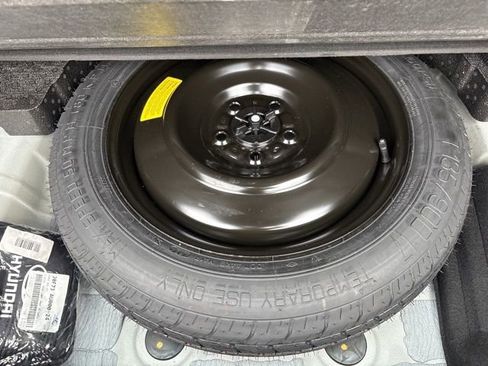 Certified 2025 Hyundai Tucson SE image 29