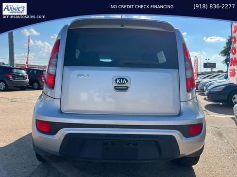 Used 2013 Kia Soul + FWD image 4