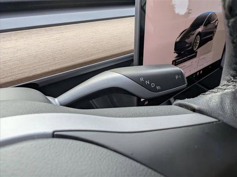 Used 2022 Tesla Model 3 image 10