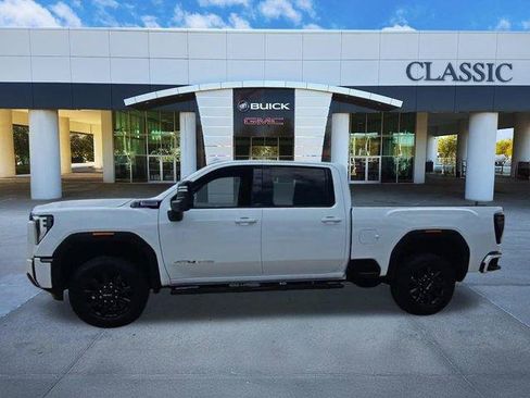 Used 2025 GMC Sierra 2500 AT4 AWD/4WD image 4