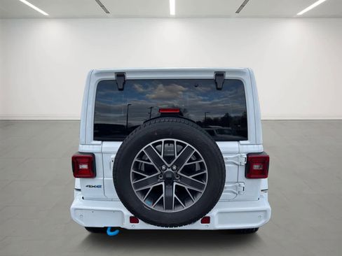 Used 2023 Jeep Wrangler Unlimited Sahara image 5