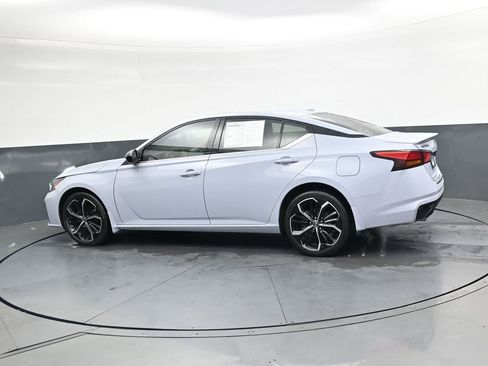 Used 2023 Nissan Altima 2.5 SR w/ SR Premium Package AWD/4WD image 6