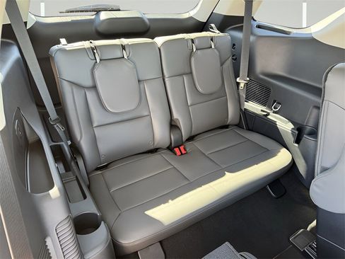 New 2025 Ford Explorer Active w/ Active Comfort Package image 31