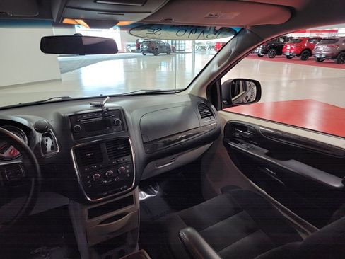 Used 2016 Dodge Grand Caravan SE w/ Quick Order Package 29E SE image 17