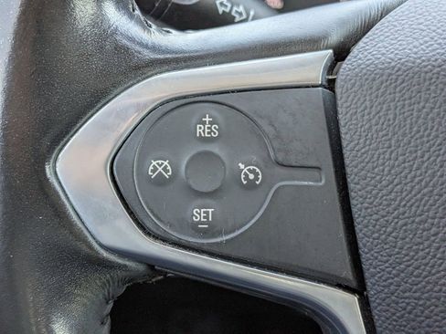 Used 2021 Chevrolet Traverse LT image 27