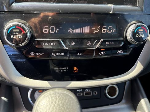 Used 2021 Nissan Murano S FWD image 21