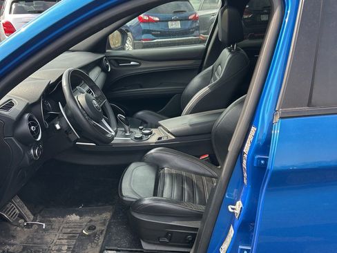 Used 2018 Alfa Romeo Stelvio Ti Sport image 3