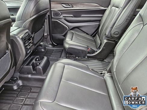 Used 2024 Jeep Grand Cherokee L Limited w/ Luxury Tech Group II image 37