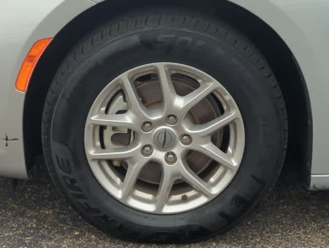 Certified 2024 Chrysler Pacifica Touring-L FWD image 14
