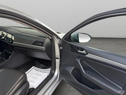 Used 2019 Volkswagen Jetta SE FWD image 19