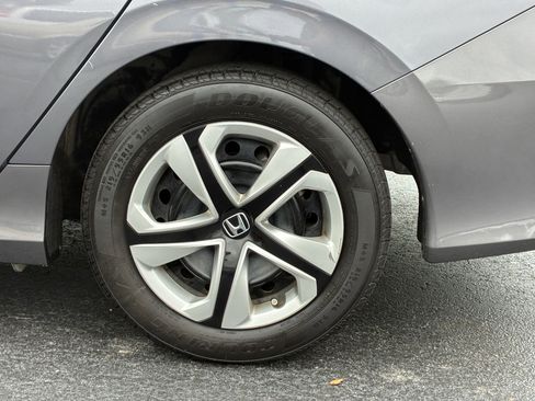 Used 2017 Honda Civic LX image 9