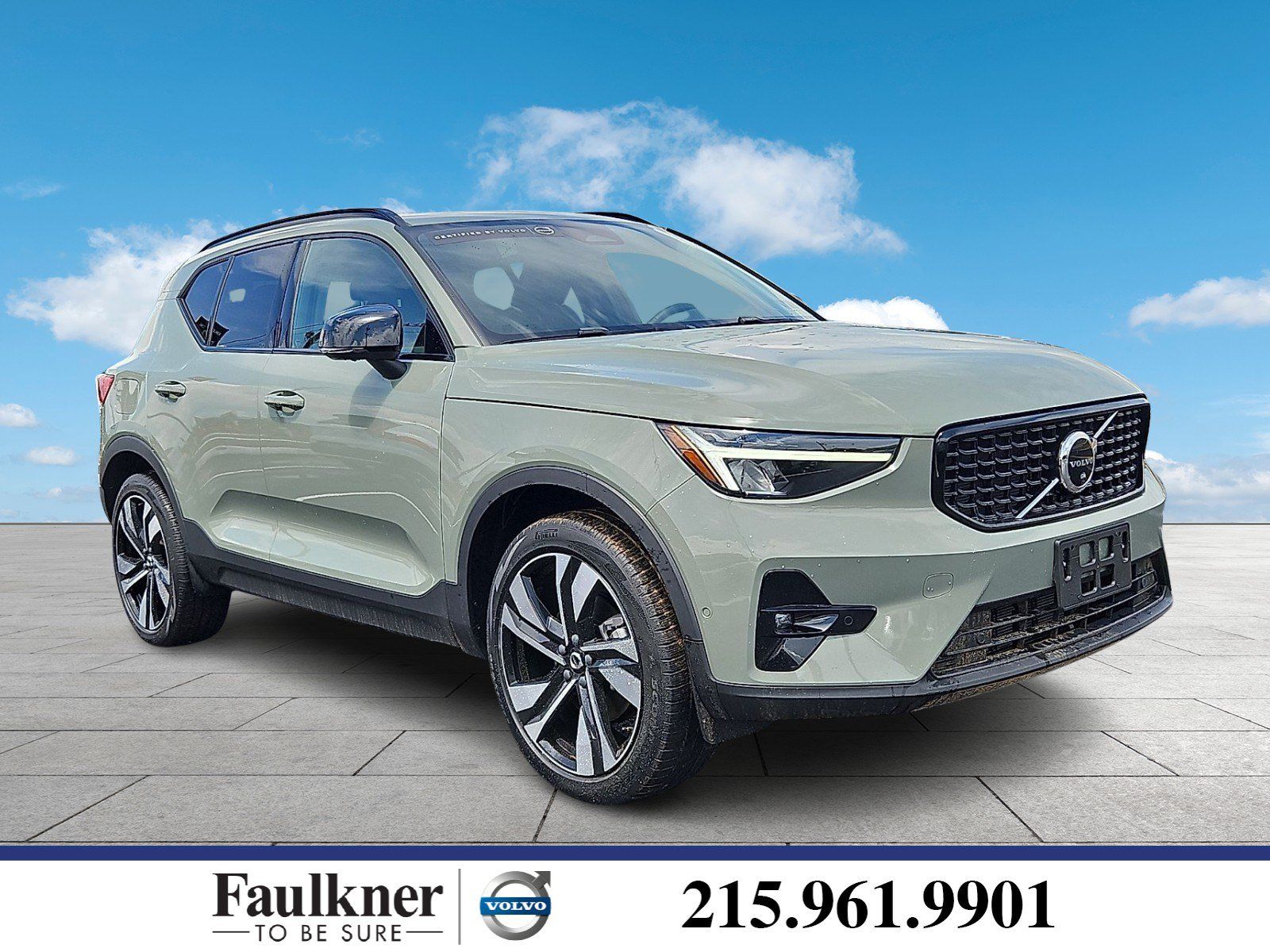 Certified 2023 Volvo XC40 B5 Plus w/ Protection Package Premier AWD/4WD image 1