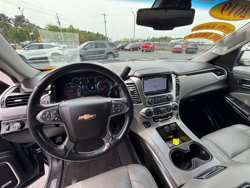 Used 2019 Chevrolet Suburban LT w/ Luxury Package image 10